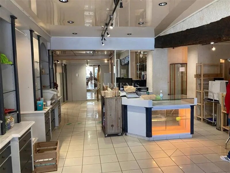 Location Commerce 100 m² - Photo 1