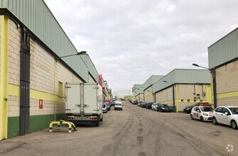 Industrial in Valdemoro, MAD for rent Primary Photo- Image 1 of 4