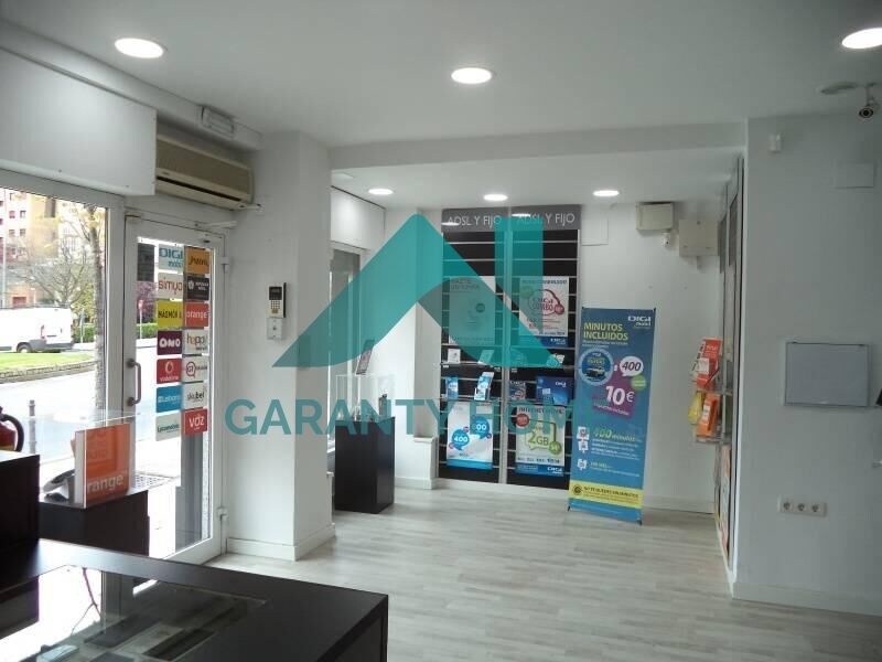 Retail in Cáceres, Cáceres to rent Interior Photo- Image 1 of 7