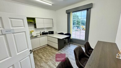 Peache Way, Nottingham to rent Interior Photo- Image 2 of 3