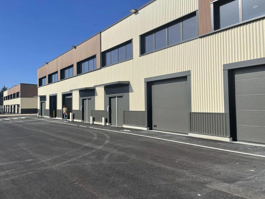Location Local d'activités 255 m² à 1 045 m² - Photo 1