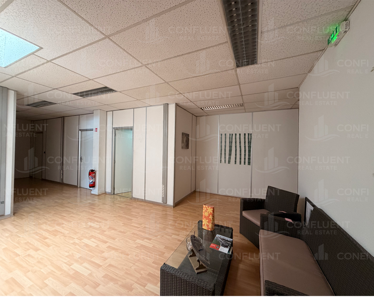 Industrial in Buc for sale - Building Photo - Image 2 of 6