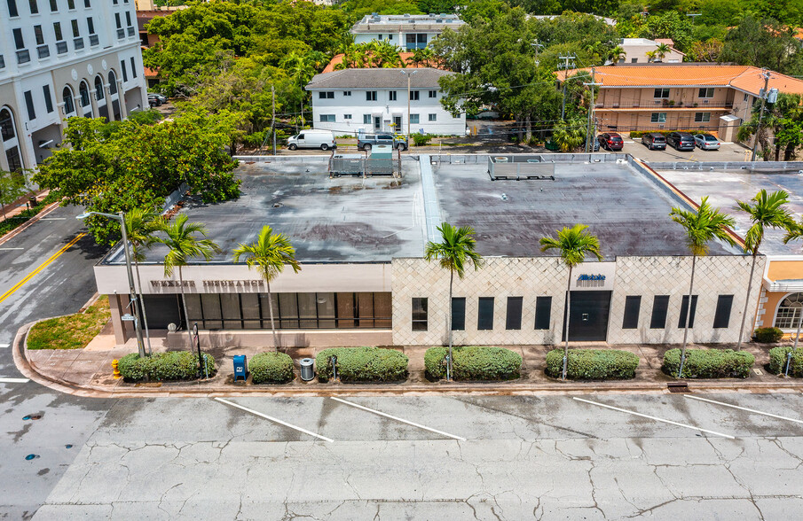 1120 E Ponce De Leon Blvd, Coral Gables, FL for sale - Primary Photo - Image 1 of 14