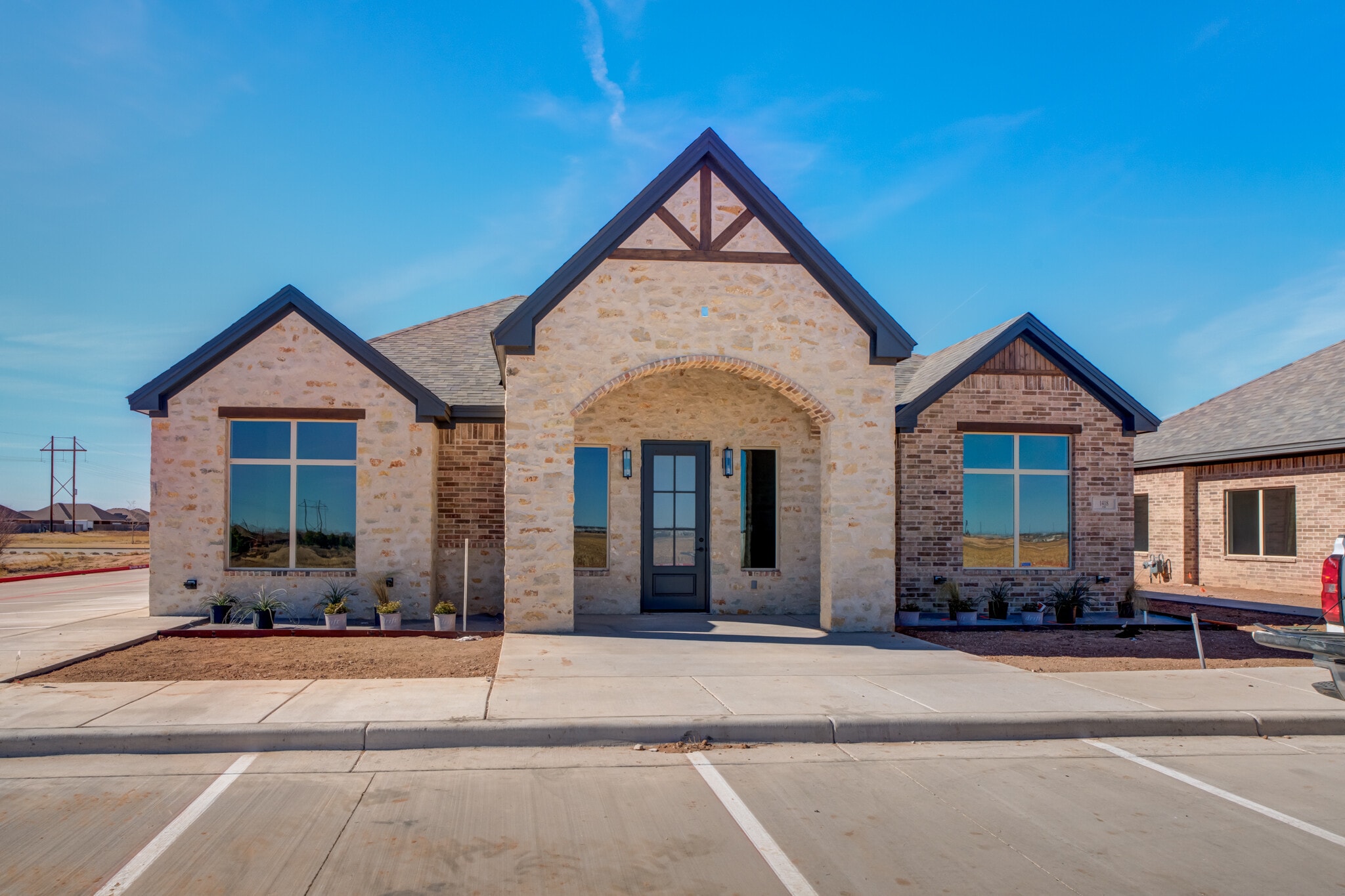 1420 N Slide Rd, Lubbock, TX to rent Building Photo- Image 1 of 31