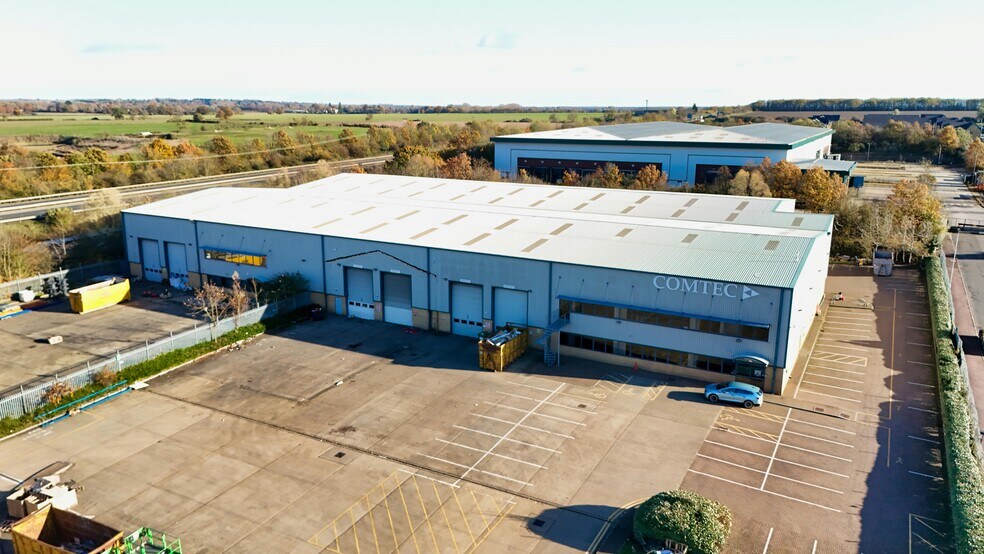 Cardinal Way, Godmanchester to rent - Building Photo - Image 3 of 14