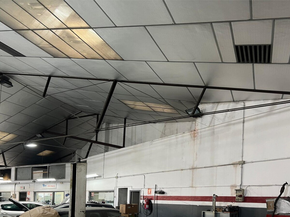 L'Hospitalet de Llobregat, BAR 08901 - - - Interior Photo - Image 1 of 10