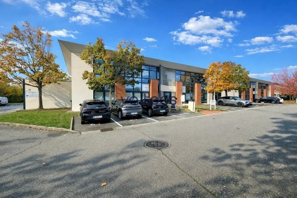 Location Bureaux 356 m² - Photo 1