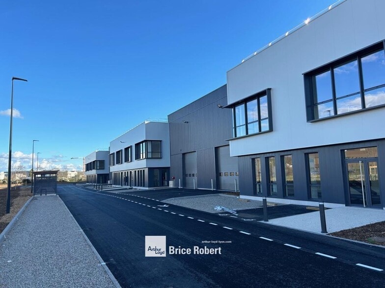 Light Industrial in Saint-Priest to rent - Building Photo - Image 3 of 7