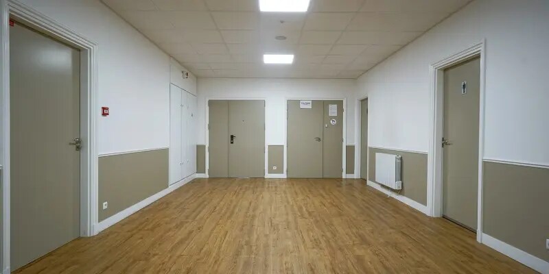 155 Rue Du Docteur Bauer, Saint-Ouen-sur-Seine to rent Lobby- Image 1 of 10