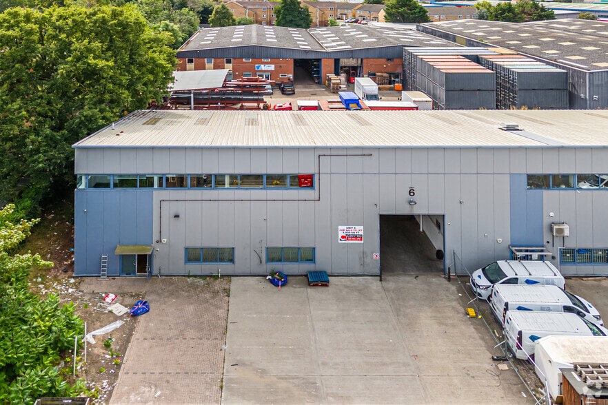 Beddington Farm Rd, Croydon for sale - Building Photo - Image 3 of 8