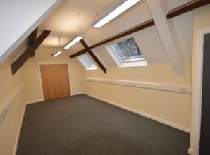 27 High St, Cowbridge to rent Interior Photo- Image 2 of 3