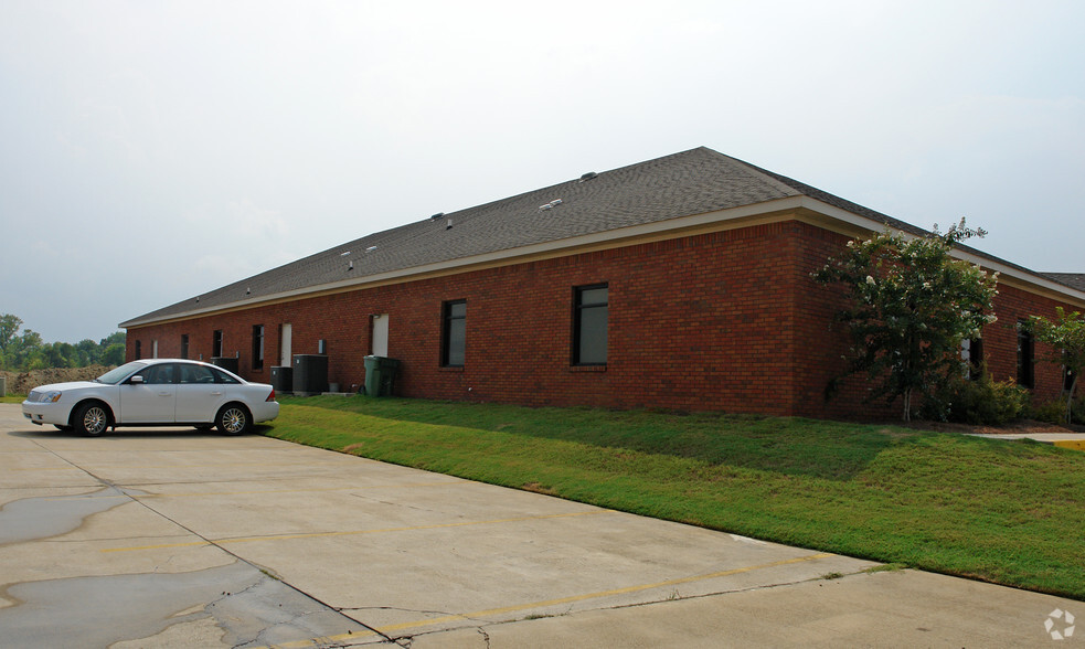 4770 Woodmere Blvd, Montgomery, AL for rent - Building Photo - Image 2 of 35