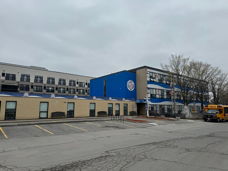641 Sladen Ave, Ottawa, ON for sale - Building Photo - Image 1 of 1