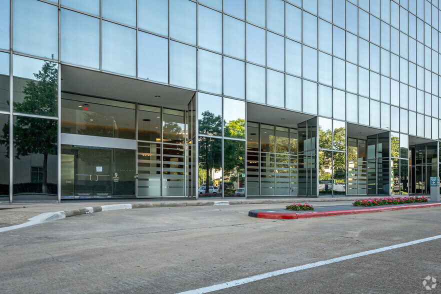 9 Greenway Plz, Houston, TX for rent - Building Photo - Image 3 of 12