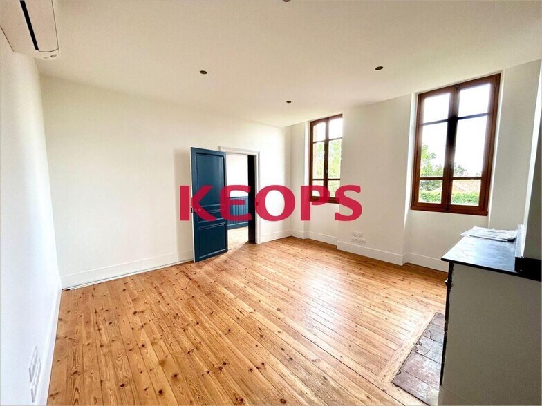 76 Route De Lavaur, Balma to rent - Interior Photo - Image 2 of 17