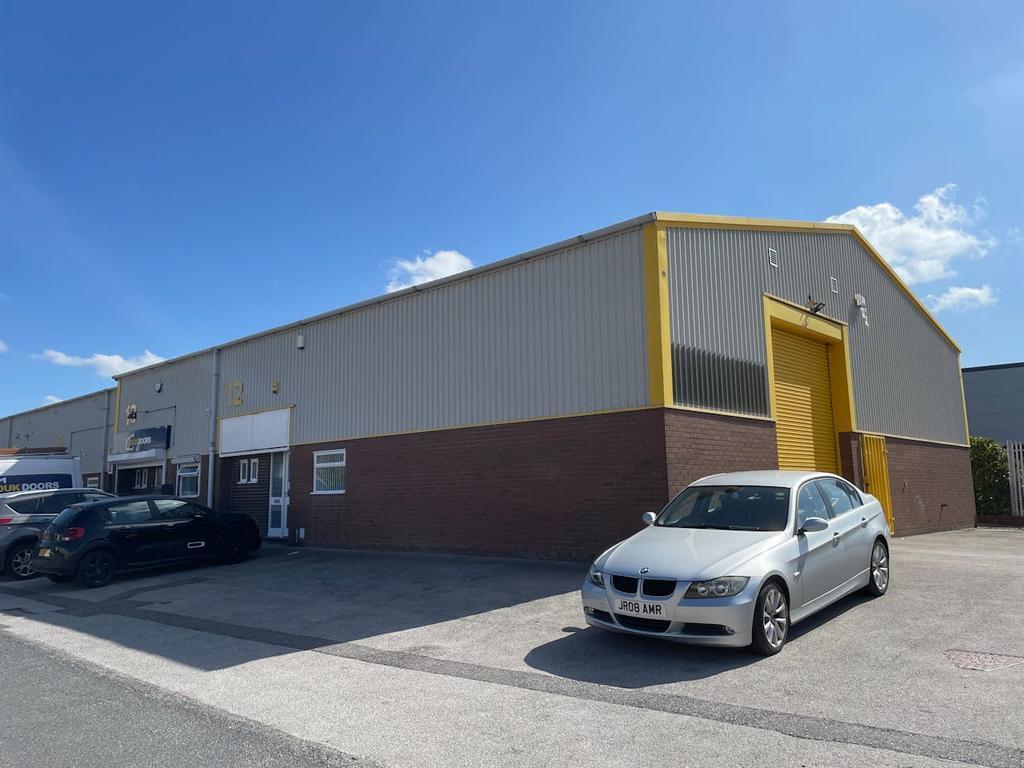 Dewsbury Rd, Stoke On Trent to rent Building Photo- Image 1 of 11