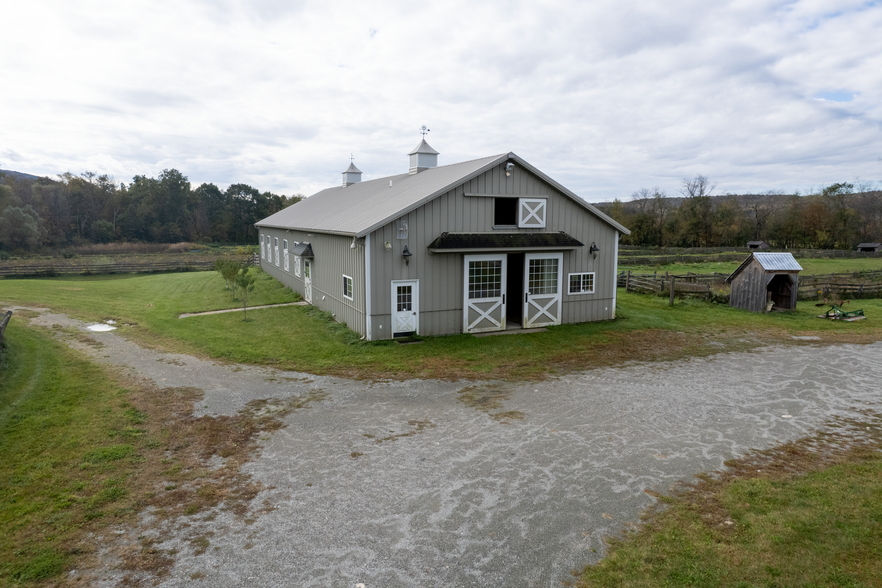 4 Whitman Rd, Stephentown, NY for sale - Building Photo - Image 3 of 100