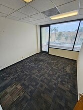 4705 Laurel Canyon Blvd, Studio City, CA to rent Interior Photo- Image 1 of 2