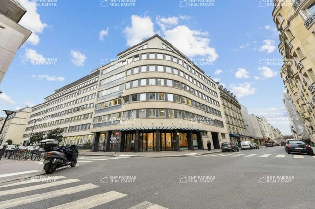Location Bureaux 464 m²