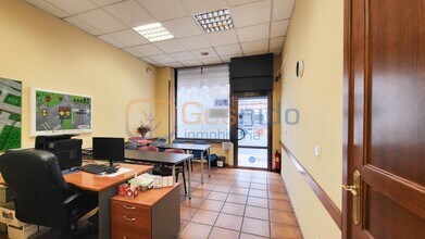 Retail in Segovia, Segovia to rent Interior Photo- Image 2 of 5