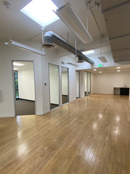 11846 Ventura Blvd, Studio City, CA for rent - Interior Photo - Image 2 of 8