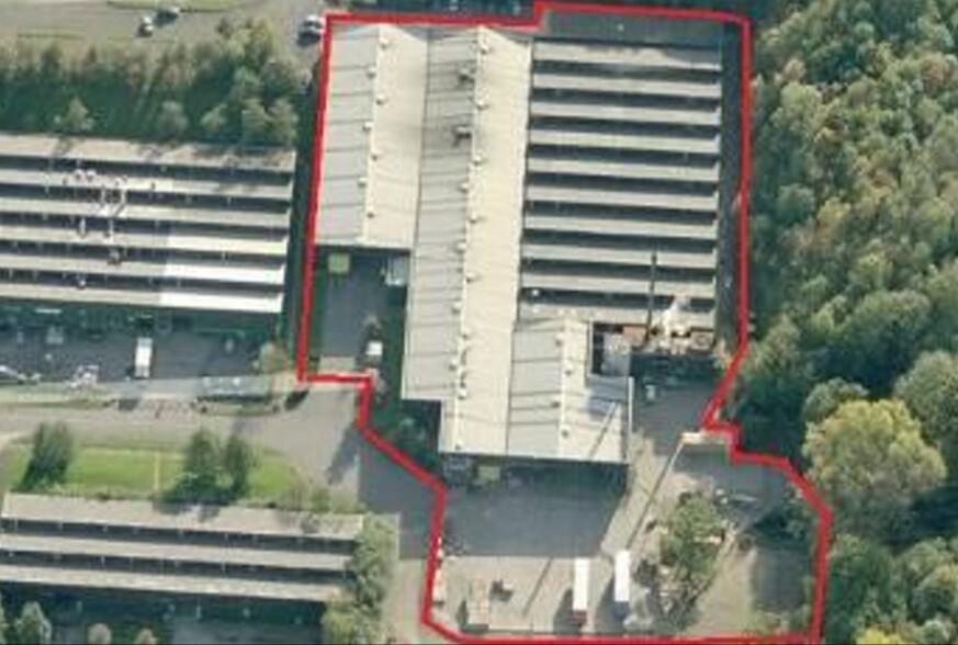 60 Springvale Industrial Estate, Cwmbran for sale - Aerial - Image 2 of 4