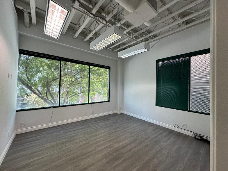 116 E Broadway, Glendale, CA for sale - Building Photo - Image 1 of 1