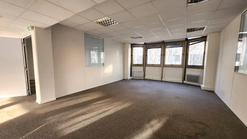 Office in Boulogne-Billancourt to rent - Interior Photo - Image 3 of 5