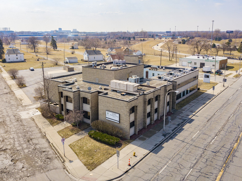 10151 Michigan Ave, Dearborn, MI for rent - Building Photo - Image 1 of 3