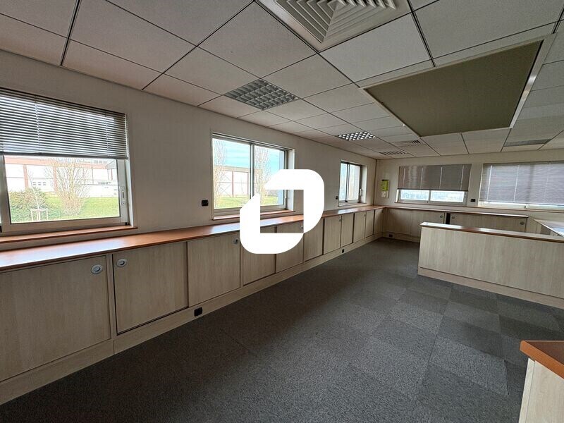Office in Mornant to rent Interior Photo- Image 1 of 9
