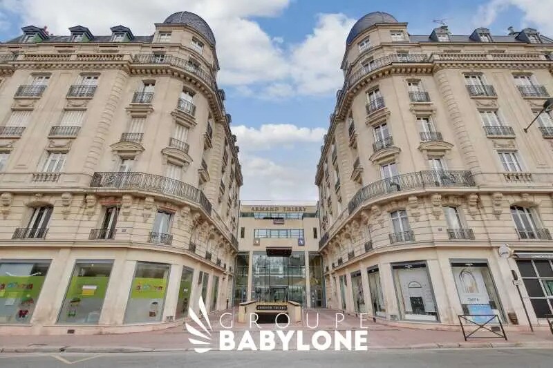 2 Bis Rue De Villiers, Levallois-Perret to rent Building Photo- Image 1 of 13