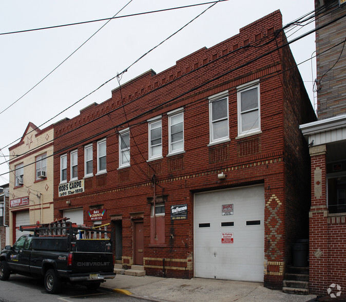 23-25 W 18th St, Bayonne, NJ for rent - Primary Photo - Image 1 of 5