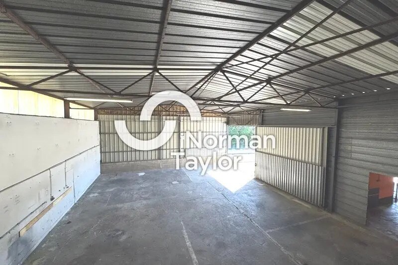 Light Industrial in Saint-Jean-de-Védas to rent Interior Photo- Image 1 of 3