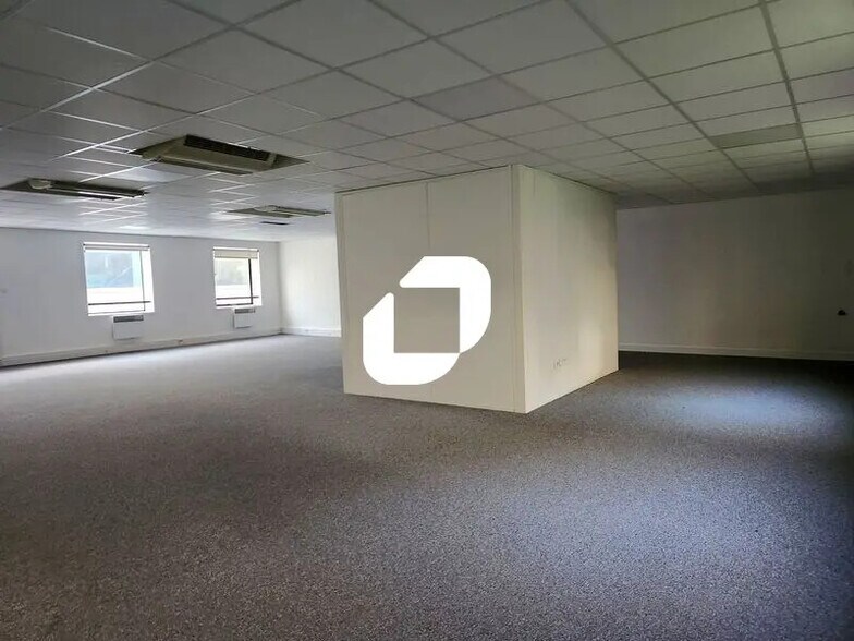 Office in Bordeaux to rent - Interior Photo - Image 3 of 6