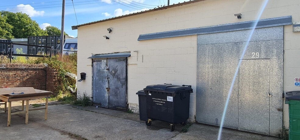 Church Ln, Horsham to rent - Building Photo - Image 1 of 2