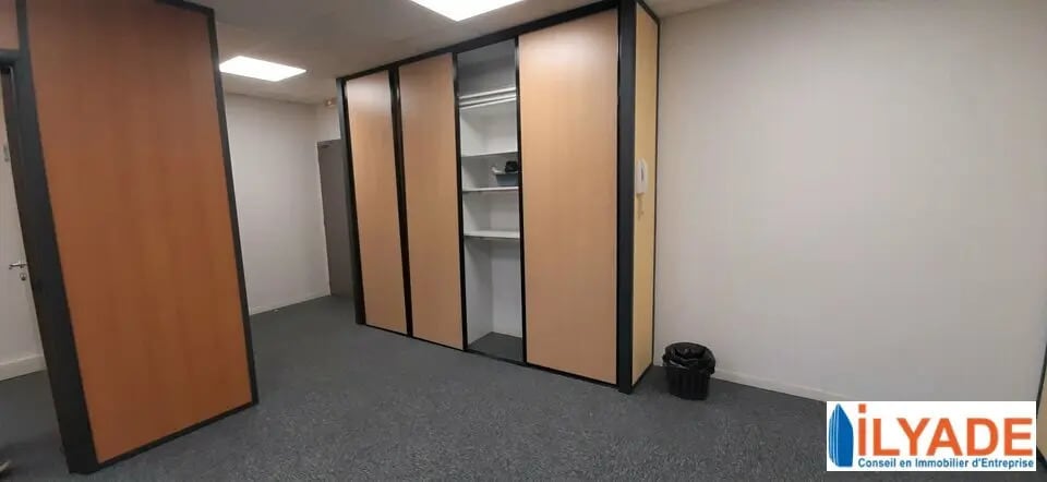 5 Allée Des Banquiers, Aix-en-Provence for sale Interior Photo- Image 1 of 2