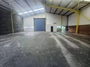 Belleknowes Industrial Est, Inverkeithing to rent Interior Photo- Image 2 of 3