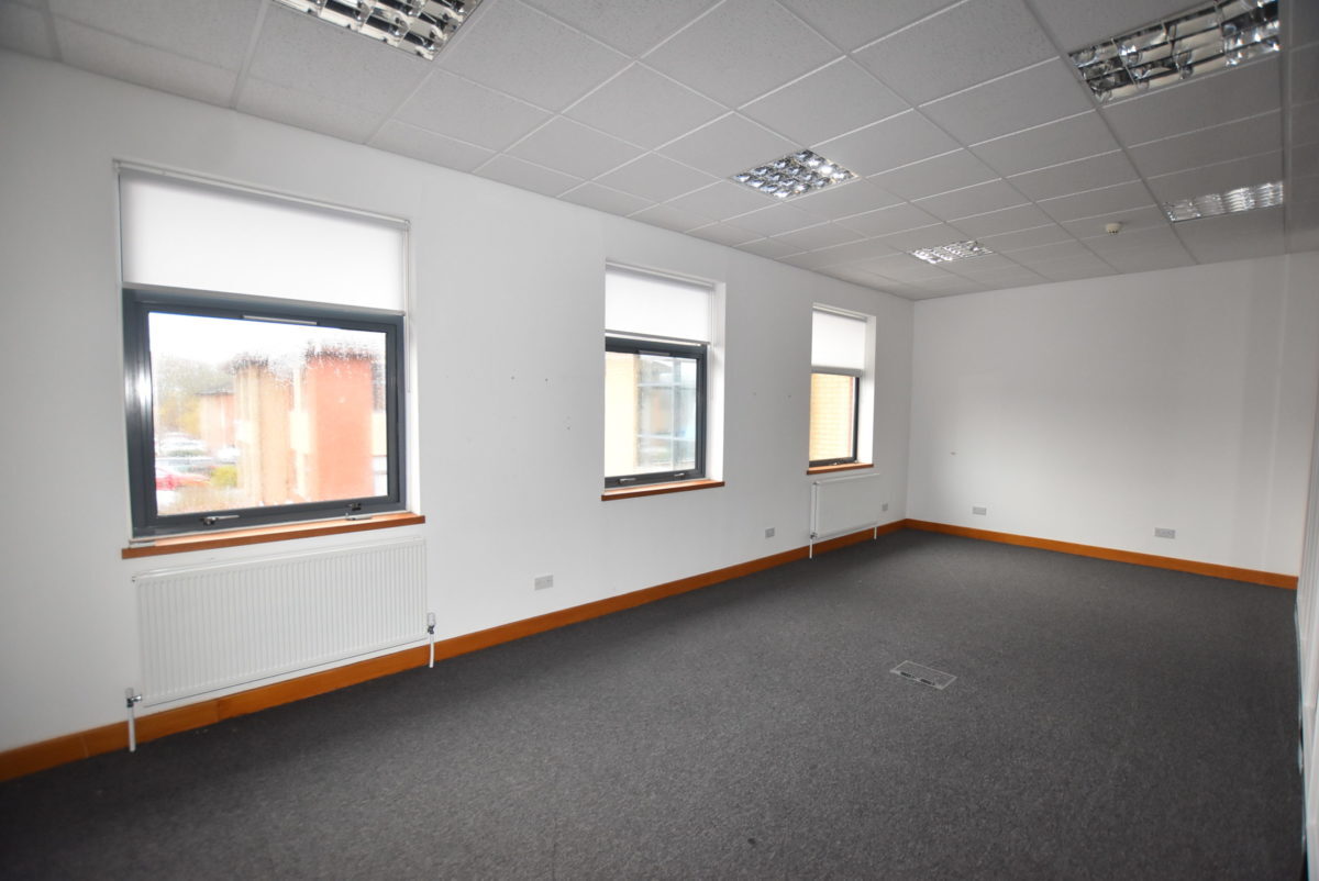 2 Candymill Ln, Hamilton to rent Interior Photo- Image 1 of 2