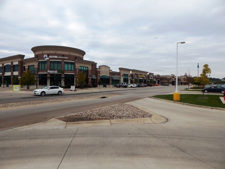 E Johnson St, Fond Du Lac, WI for rent - Building Photo - Image 3 of 4