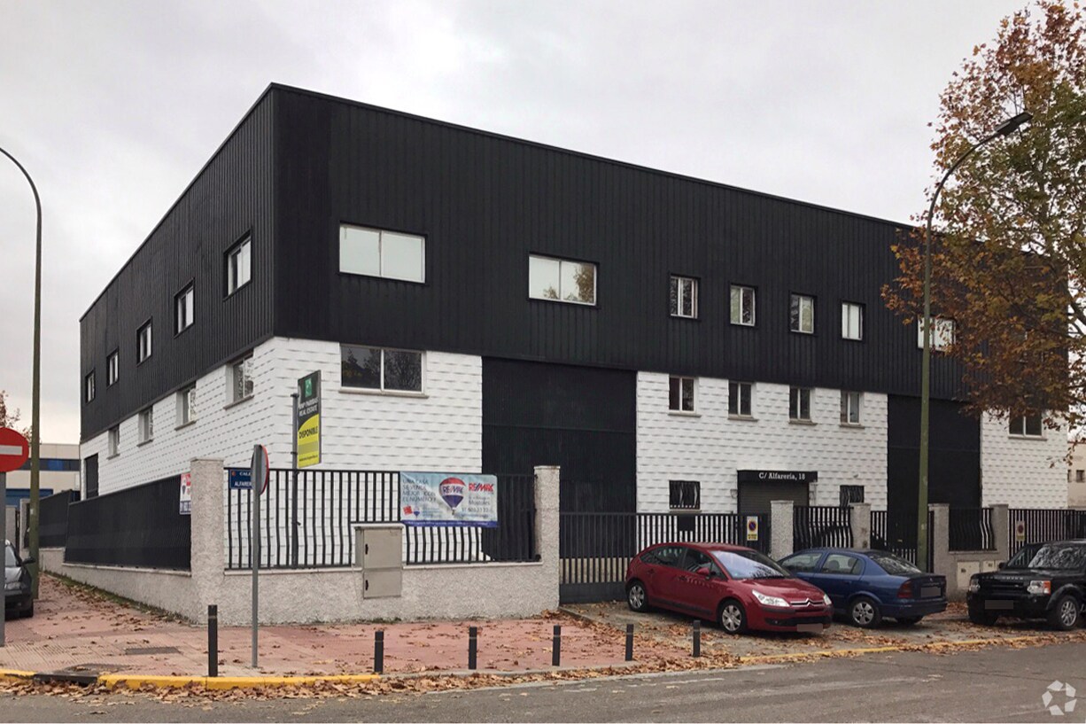 Calle Alfarería, Móstoles, Madrid for sale Building Photo- Image 1 of 8