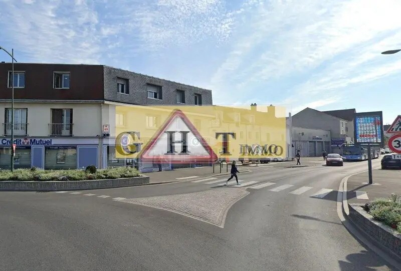 Retail in Ozoir-la-Ferrière for sale Building Photo- Image 1 of 2