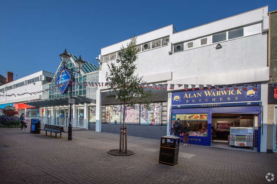 Hagley Mall, Halesowen for rent - Primary Photo - Image 1 of 13