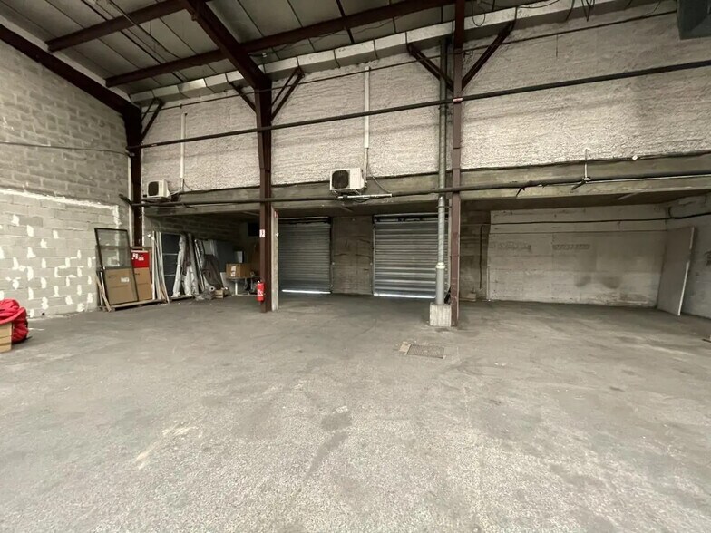 Light Industrial in Genas for sale - Interior Photo - Image 3 of 12