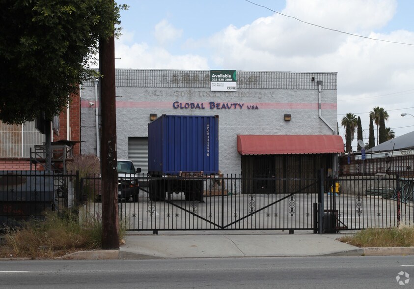 1043 Cesar E Chavez Ave, Los Angeles, CA for rent - Building Photo - Image 2 of 4