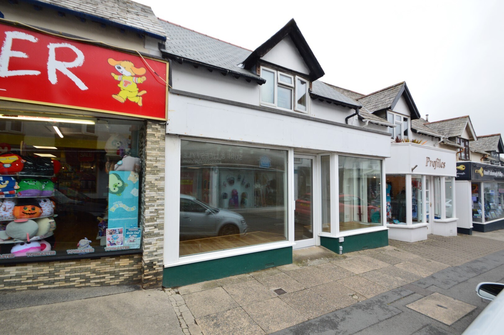 38 Queen St, Bude for sale Primary Photo- Image 1 of 1