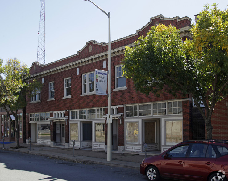 5878-5884 Delmar Blvd, Saint Louis, MO for sale - Primary Photo - Image 1 of 3