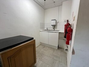 Eld Ln, Colchester to rent Interior Photo- Image 2 of 2