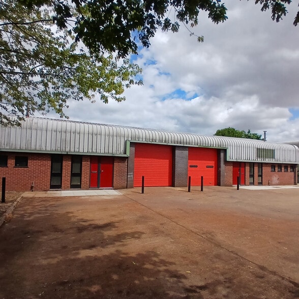 5A-5B Glaven Rd, Holt to rent - Building Photo - Image 3 of 4