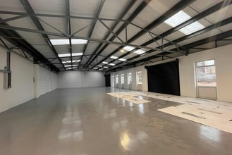 Gatehouse Way, Aylesbury to rent Interior Photo- Image 2 of 8