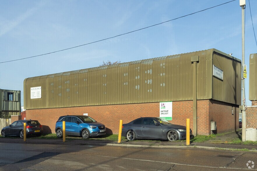Juliette Way, South Ockendon for sale - Primary Photo - Image 1 of 1